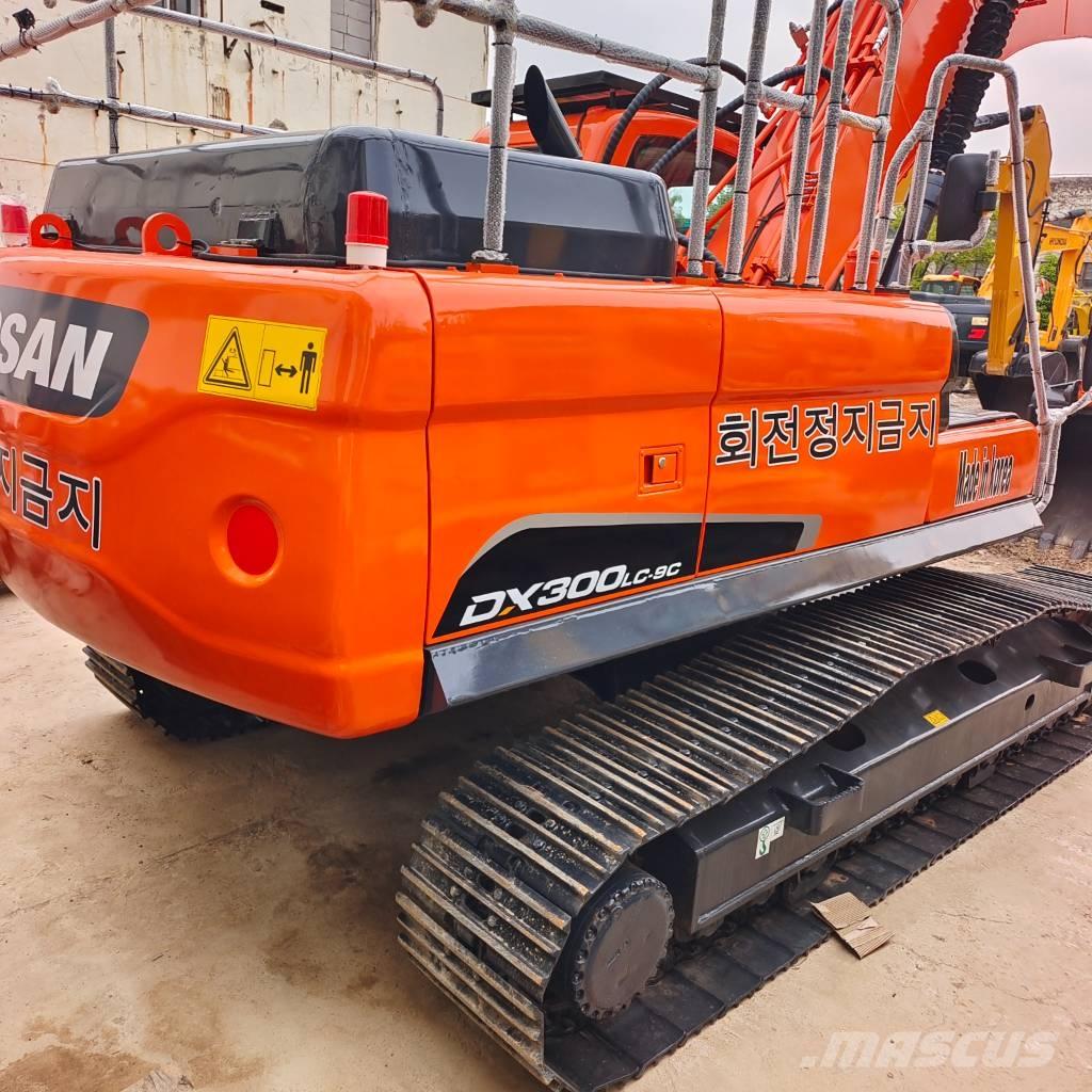 Doosan DX 300 Escavatori cingolati