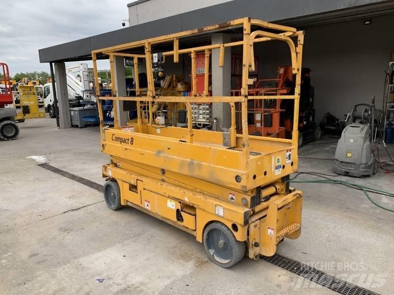 Haulotte Compact 8 Piattaforme a pantografo