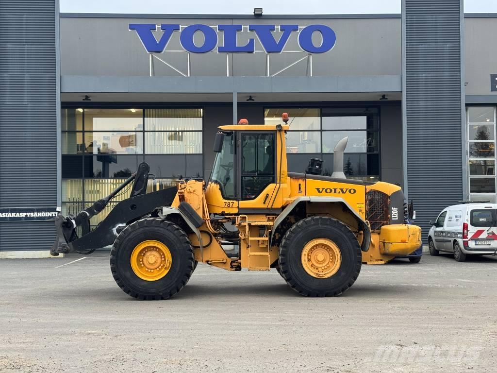 Volvo L 120 F Pale gommate