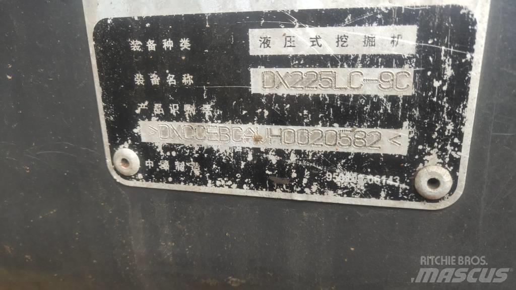 Doosan DX225LC-9C Escavatori cingolati
