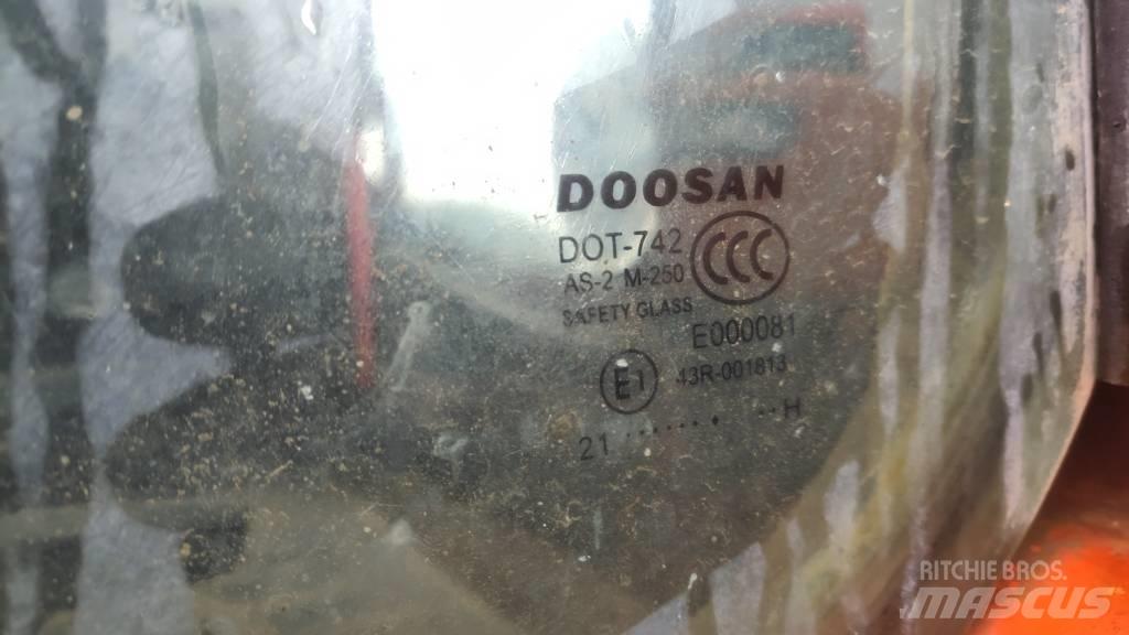 Doosan DX225LC-9C Escavatori cingolati