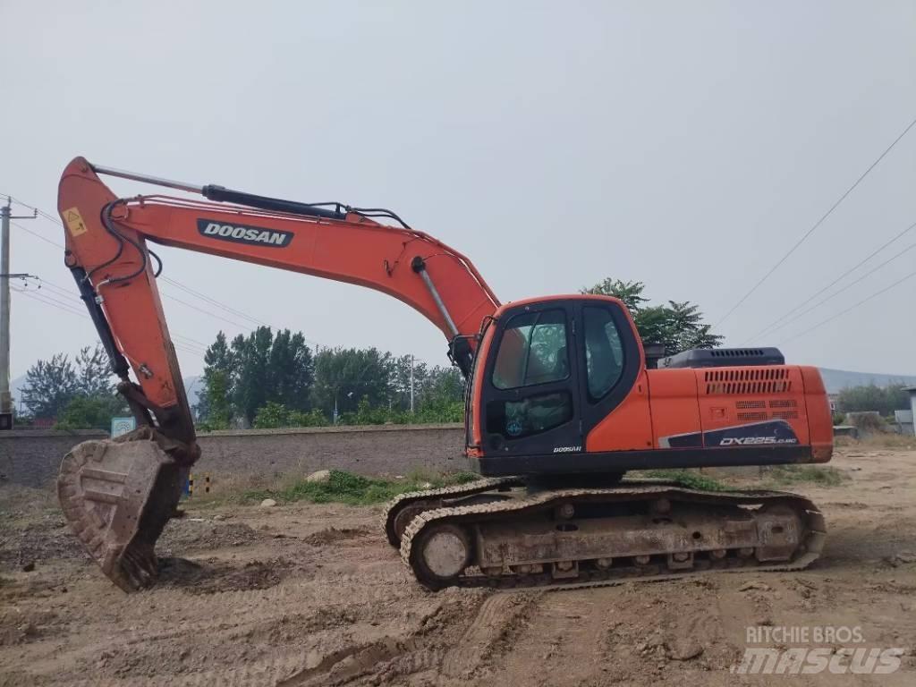 Doosan DX225LC-9C Escavatori cingolati