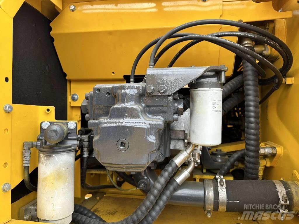 Komatsu PC200-8 Escavatori cingolati
