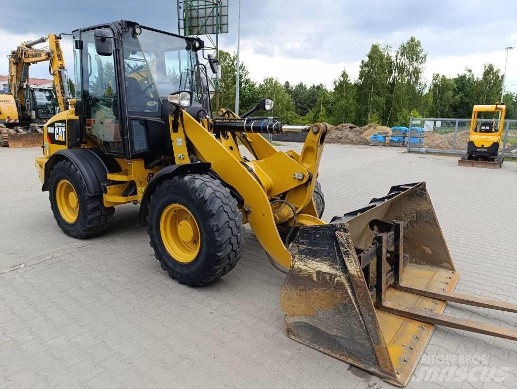CAT 908M Pale gommate