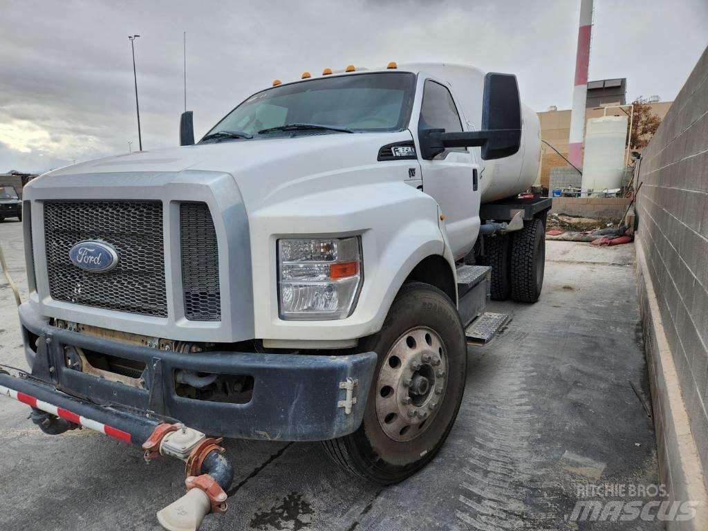 Ford F 650 Autocisterne