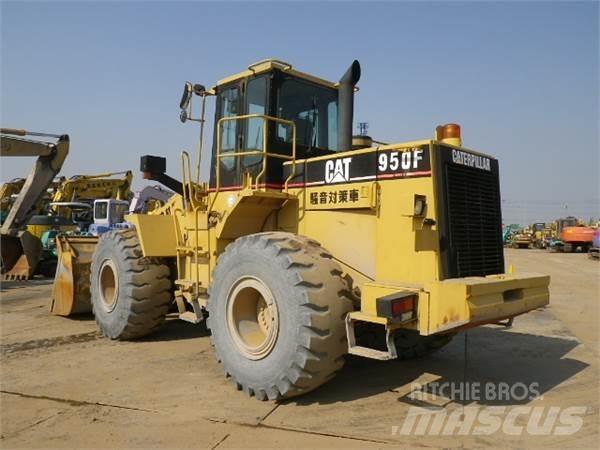 CAT 950F Pale gommate