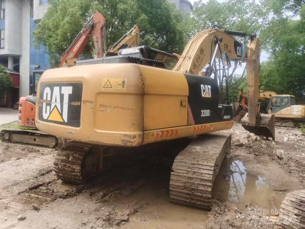 CAT 320 D2 Escavatori cingolati