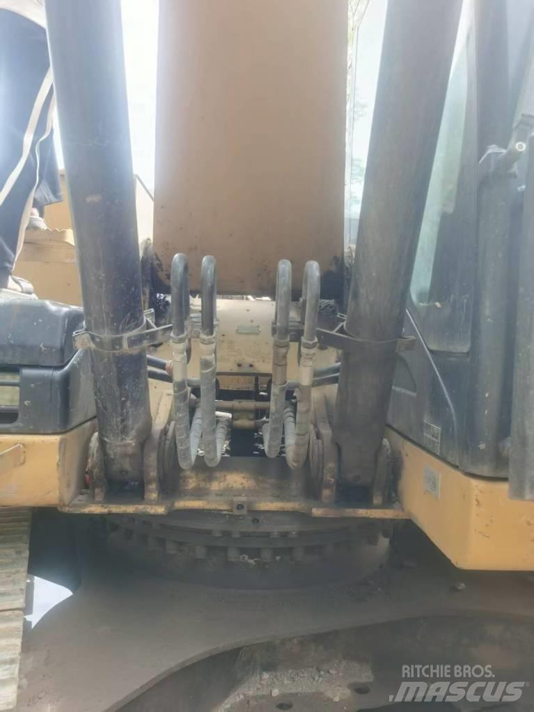 CAT 320 D2 Escavatori cingolati