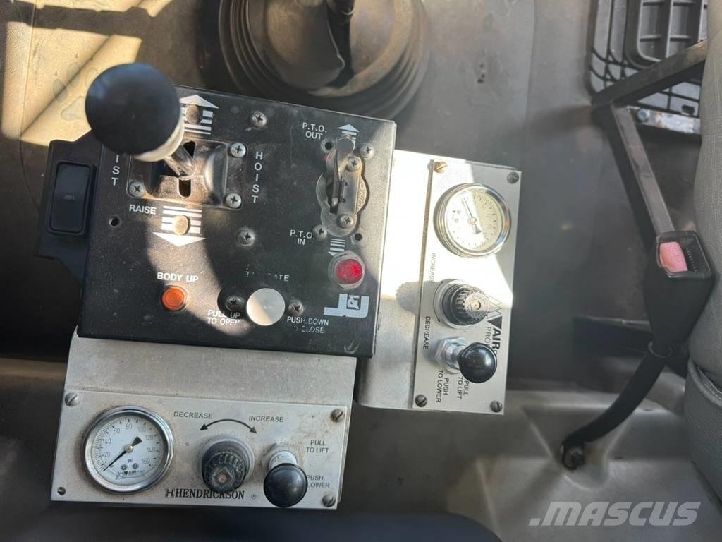 Mack GU813 Camion ribaltabili