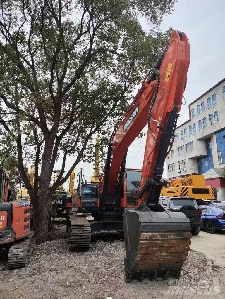Doosan DX300LC-9c Escavatori cingolati
