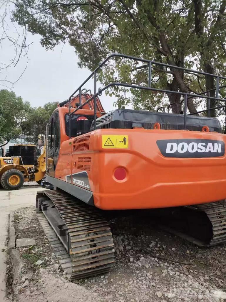 Doosan DX300LC-9c Escavatori cingolati