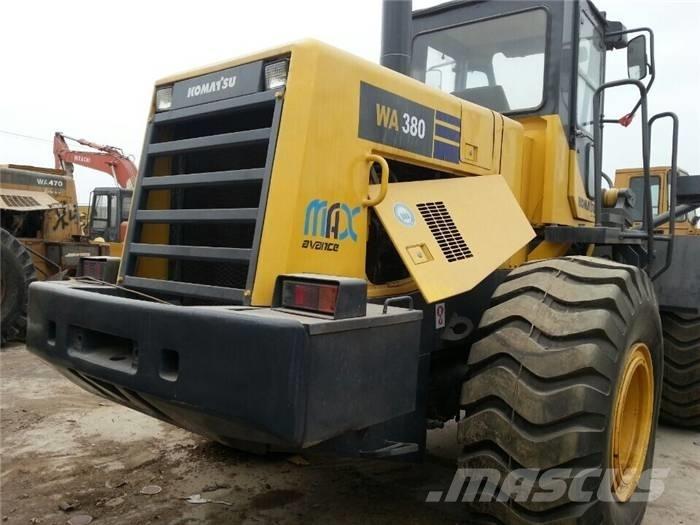 Komatsu WA 380-3 Pale gommate