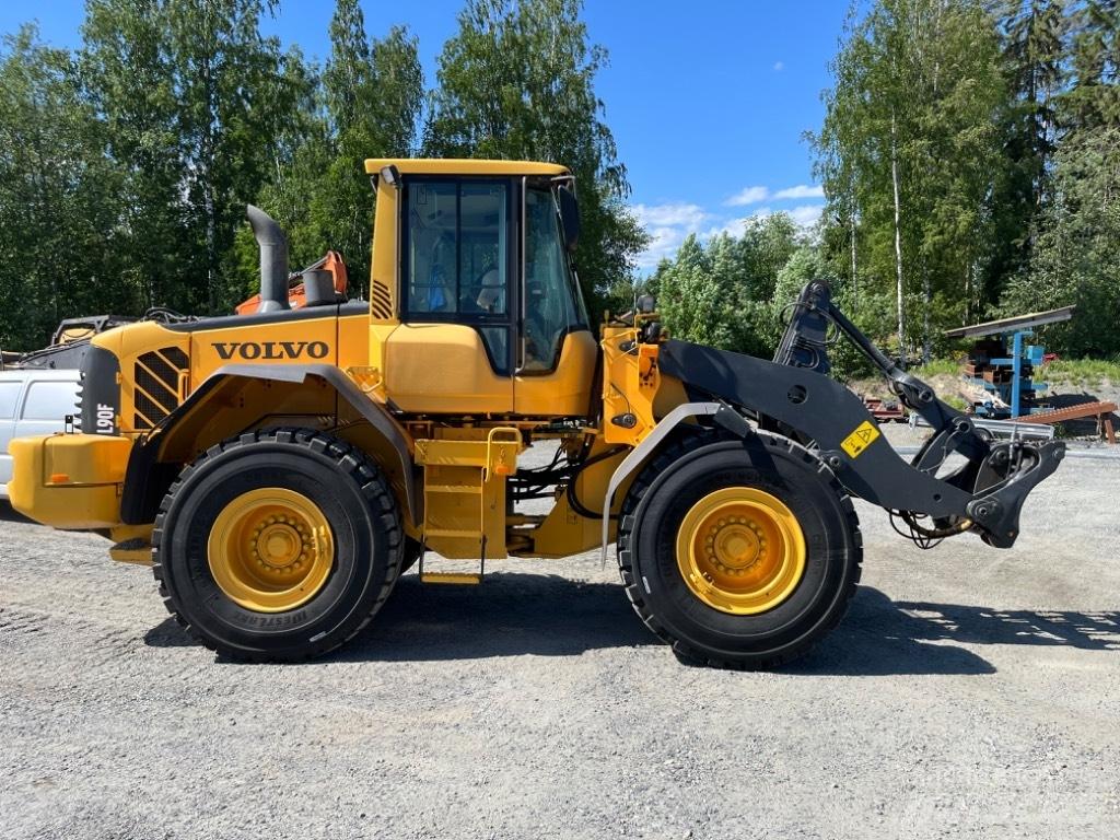 Volvo L 90 F Pale gommate