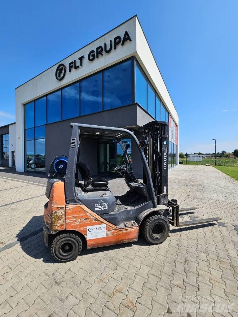 Toyota 02-8 FGKF 20 Carrelli elevatori GPL