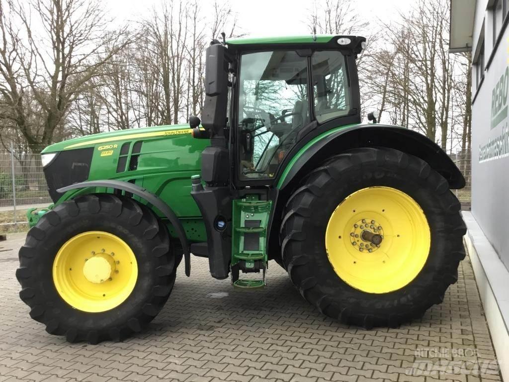 John Deere 6250R Trattori