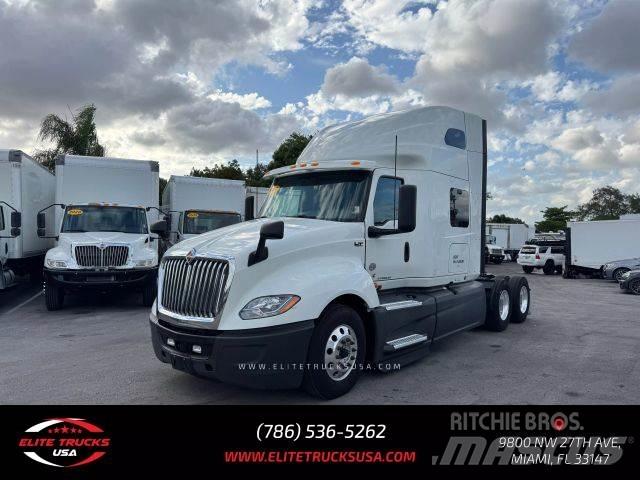 International LT Camion altro