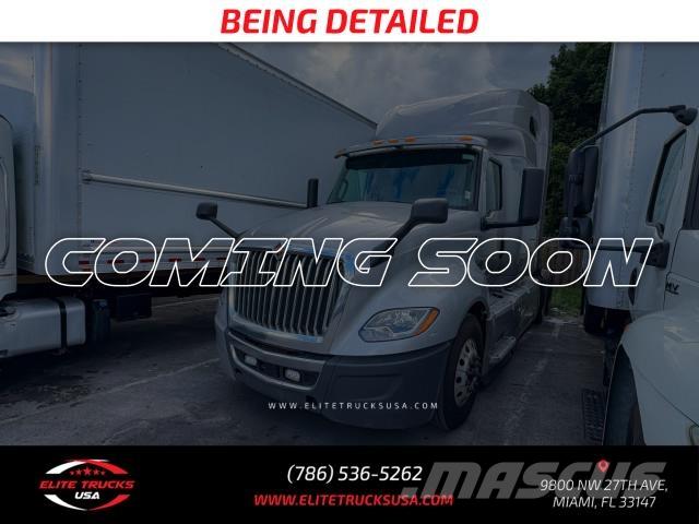 International LT Motrici e Trattori Stradali