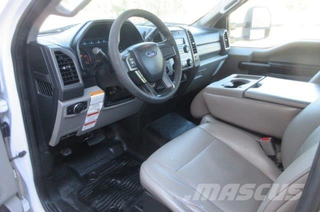Ford F550 Carroattrezzi