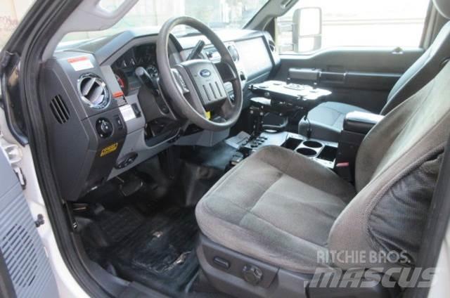 Ford F550 Piattaforme autocarrate