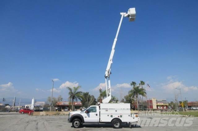 Ford F550 Piattaforme autocarrate