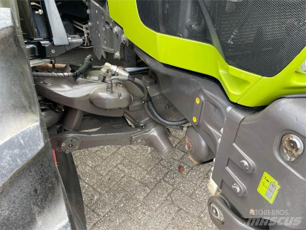 CLAAS Arion 650 Trattori