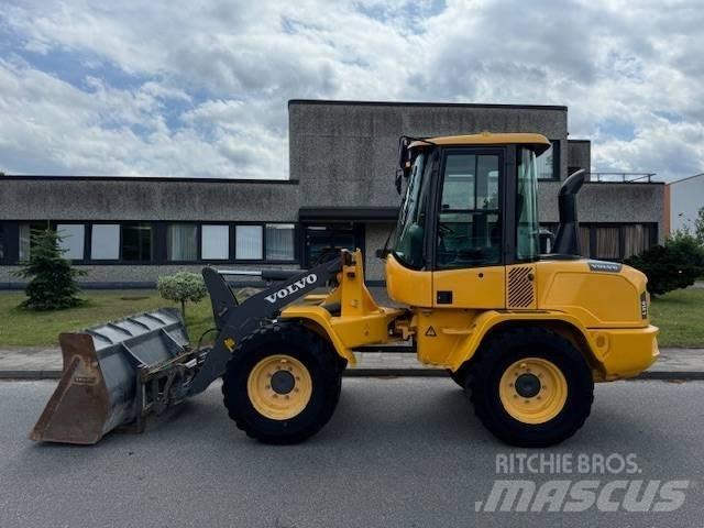 Volvo L 35 G Pale gommate