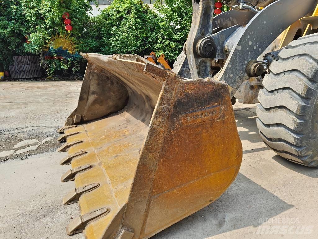 Volvo L 105 Pale gommate