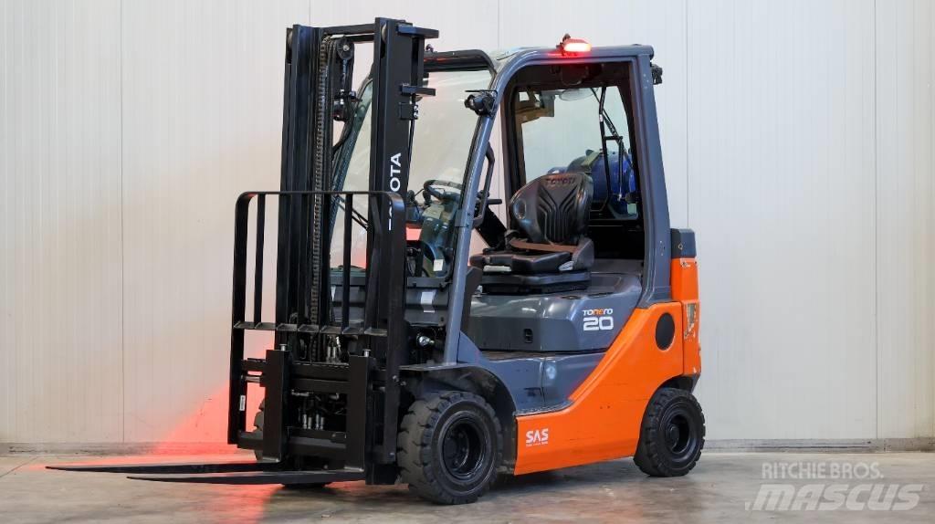 Toyota 02-8 FGKF 20 Carrelli elevatori GPL