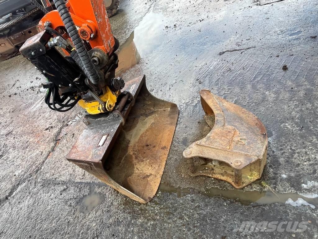 Hitachi ZX 38 U-5 A Miniescavatori