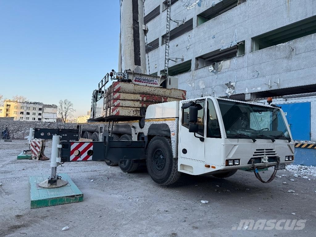Demag AC 200-1 Gru per tutti i terreni