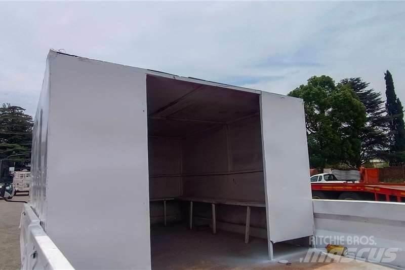 Isuzu NPR400 Camion altro