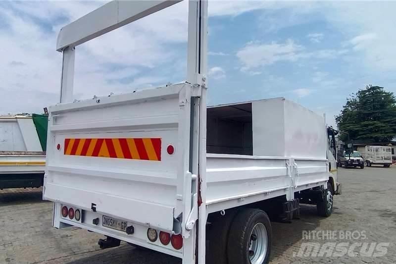 Isuzu NPR400 Camion altro