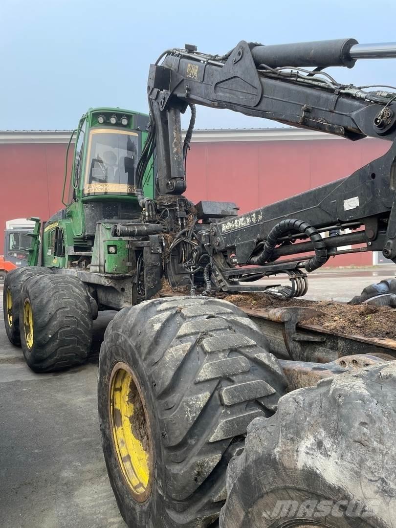 John Deere 1210E Forwarder