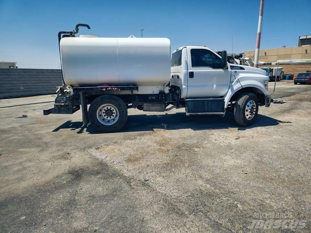 Ford F 650 SD Autocisterne