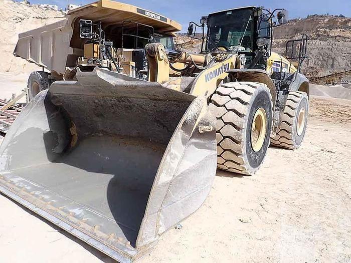 Komatsu WA475 Pale gommate