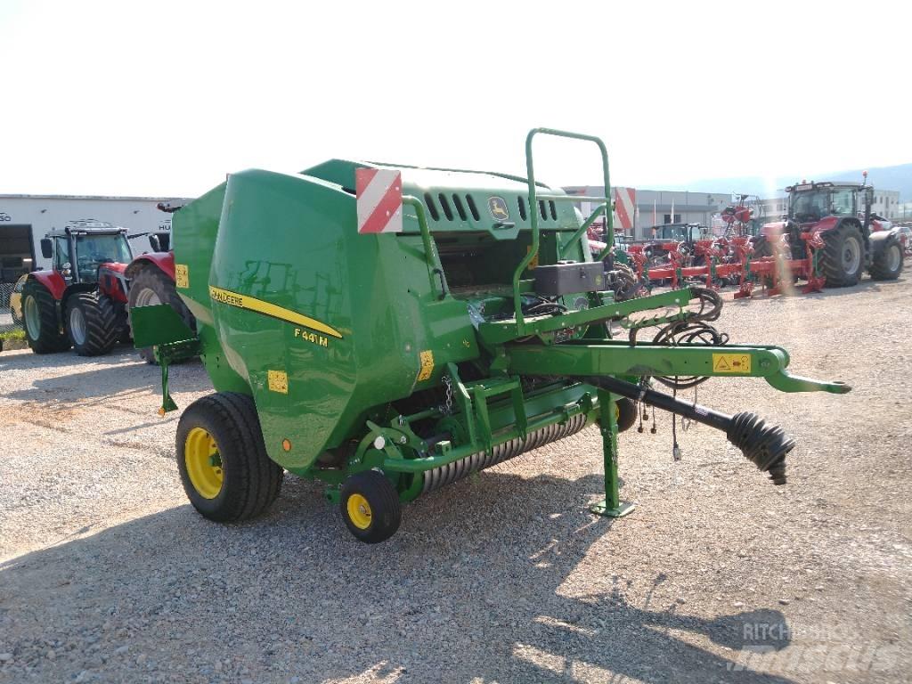 John Deere F441M Rotopresse