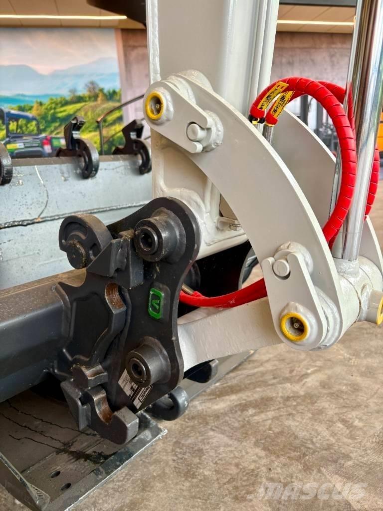 Takeuchi TB 225 Miniescavatori