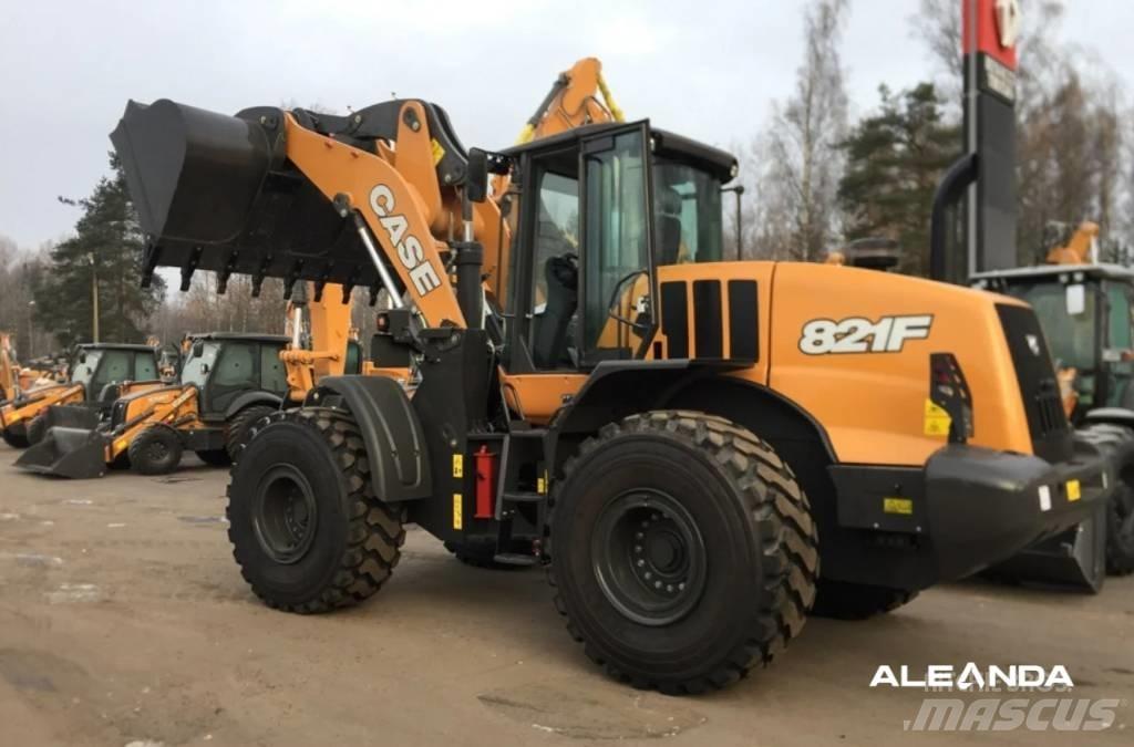 CASE 821 F Pale gommate