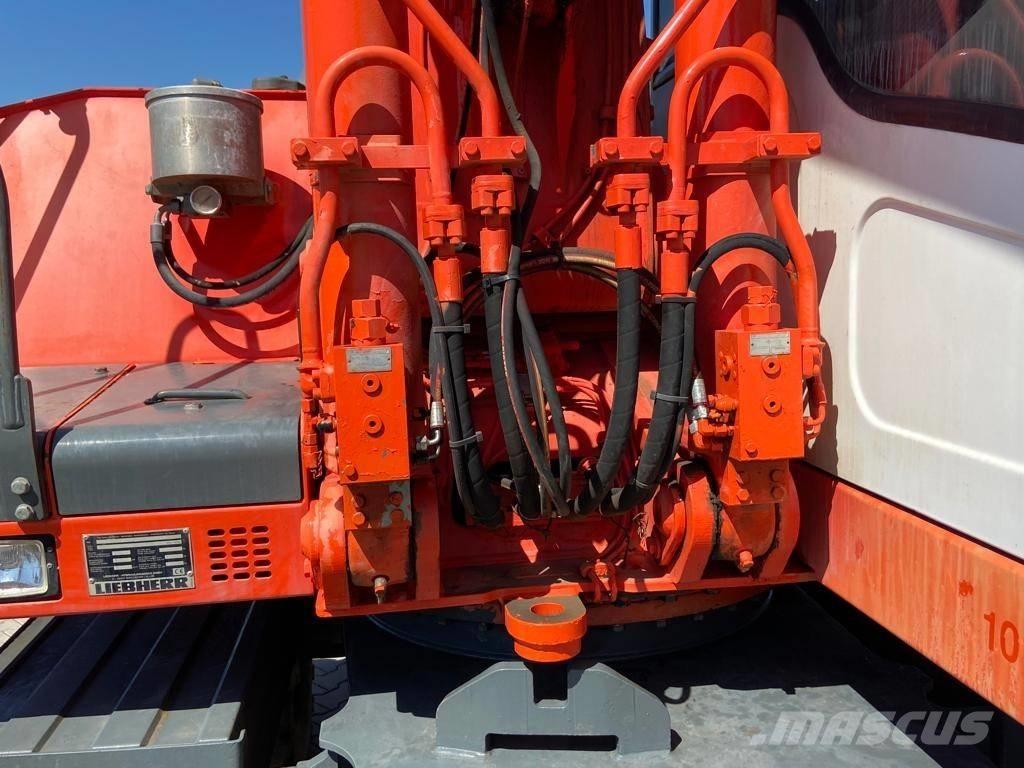 Liebherr A 900 C Escavatori gommati