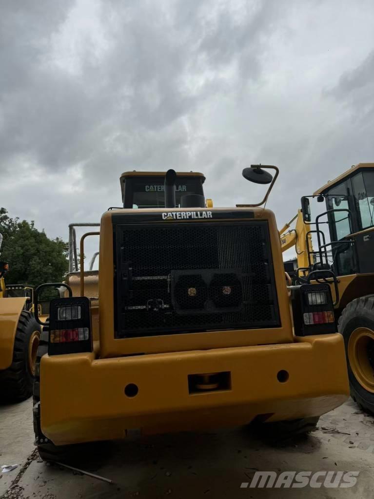 CAT 966 H Pale gommate