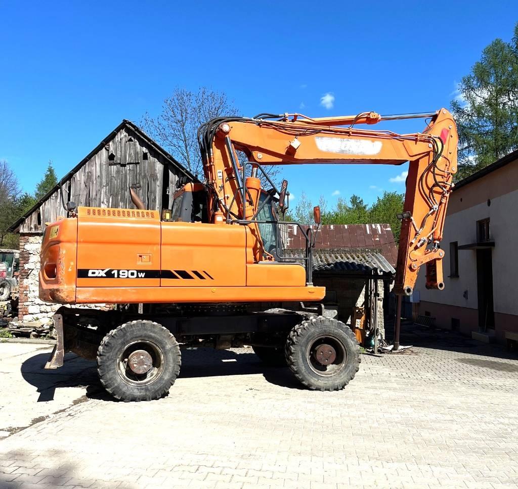 Doosan DX 190 W-3 Escavatori gommati