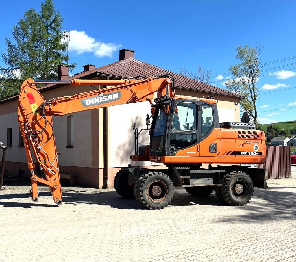 Doosan DX 190 W-3 Escavatori gommati