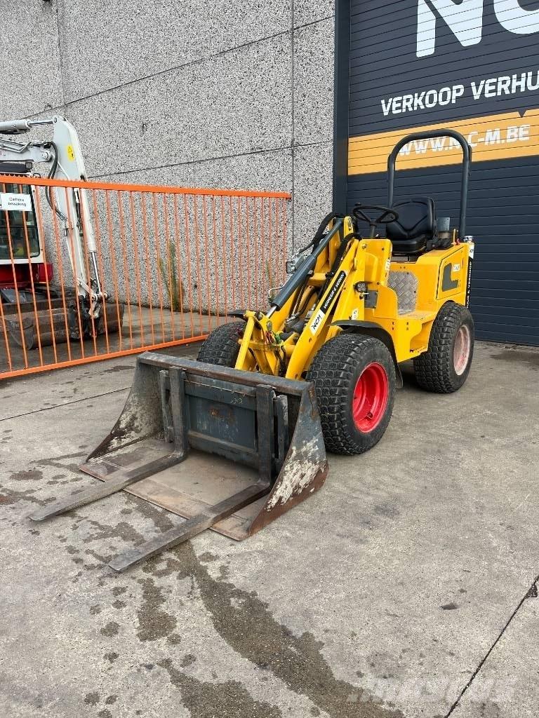 Knikmops KM 130 Pale gommate