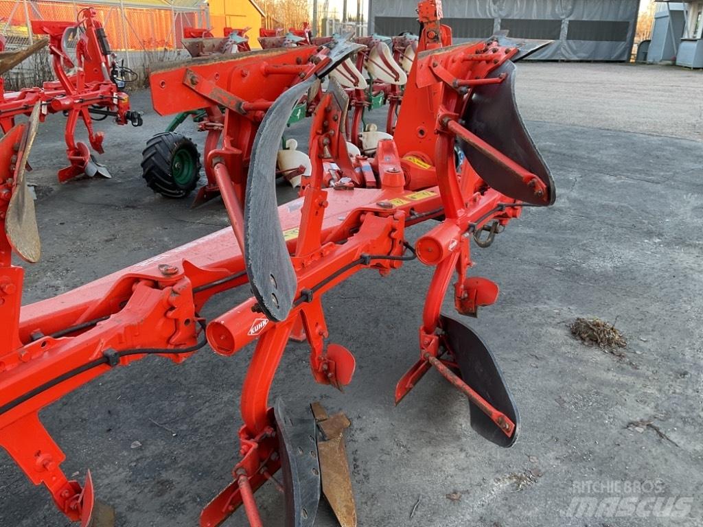 Kuhn Vari-Master 122 Aratri reversibili