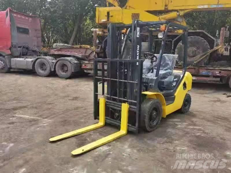 Komatsu 3Ton Carrelli elevatori diesel