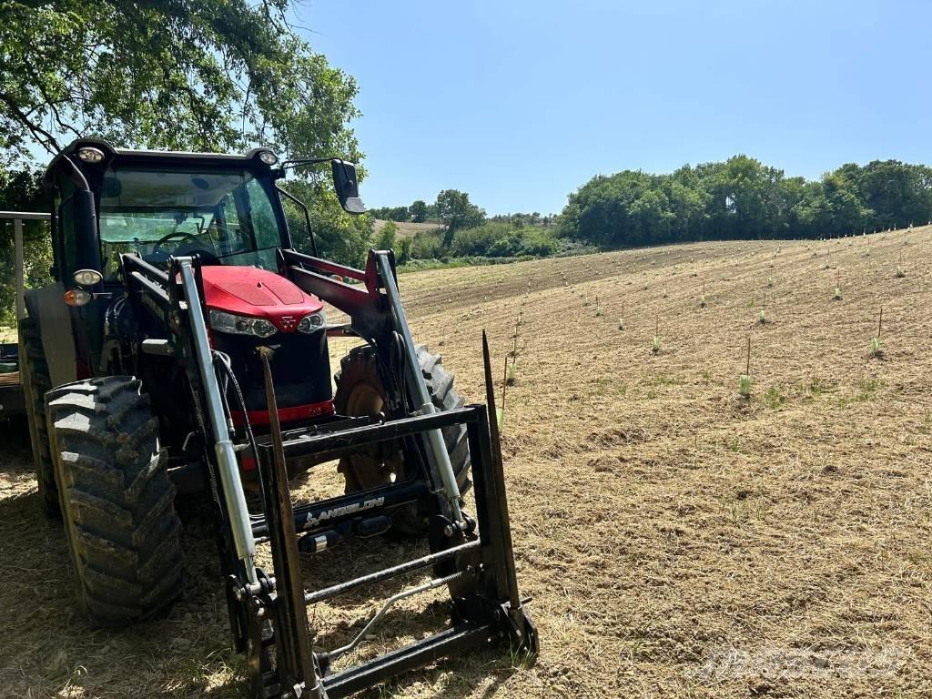 Massey Ferguson 5710 Trattori