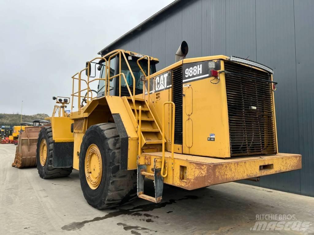 CAT 988H Pale gommate