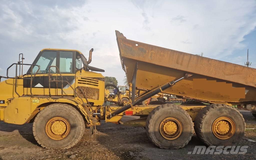 CAT 730 Dumpers articolati