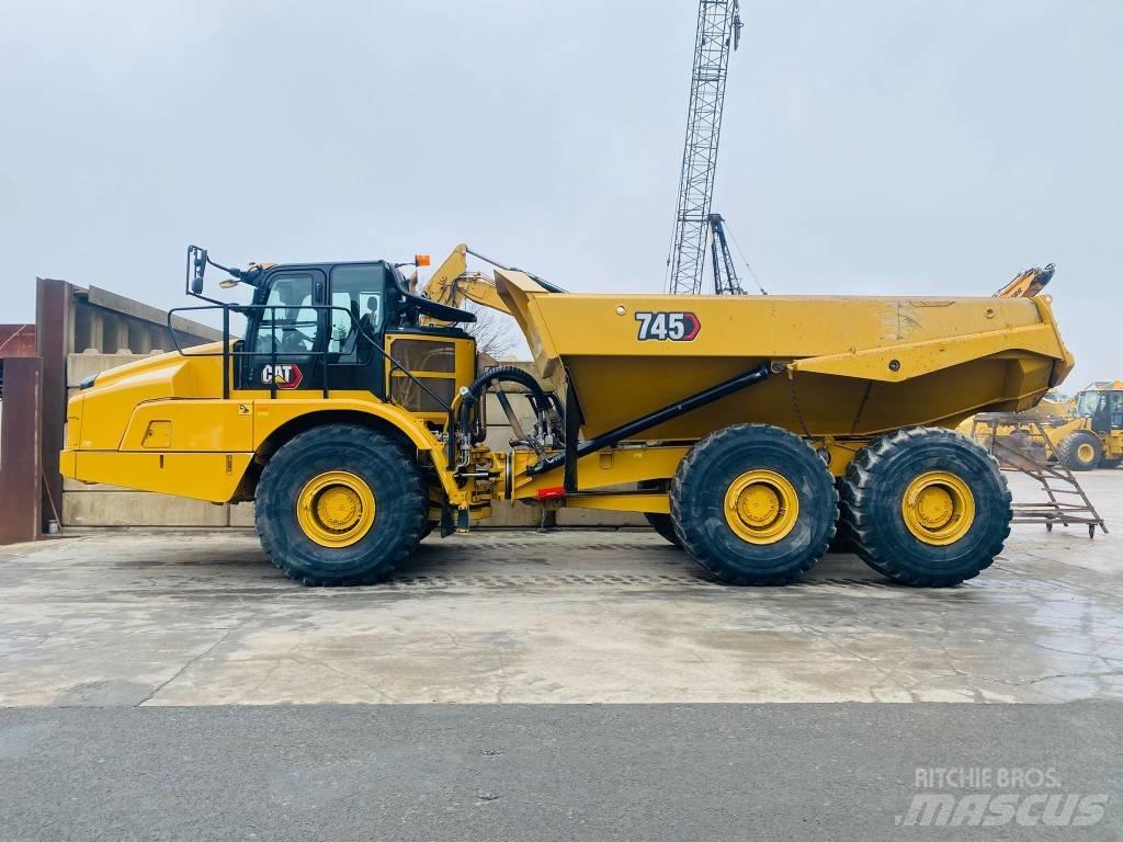 CAT 745 Dumpers articolati