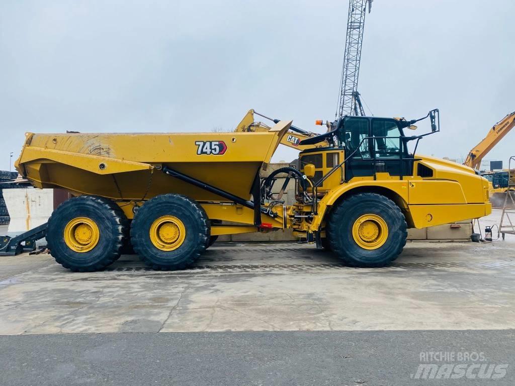 CAT 745 Dumpers articolati